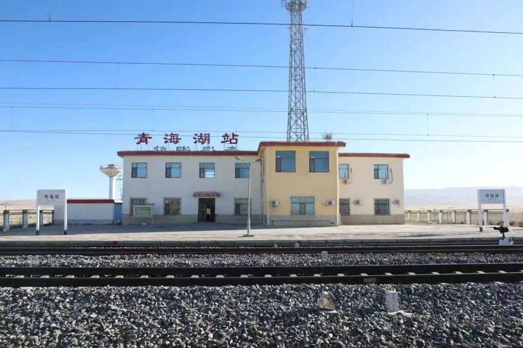 这座车站全国闻名！却只有一个人