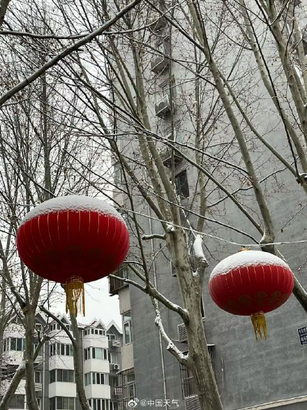 北京部分道路有积雪结冰 今天白天仍有小雪或零星小雪