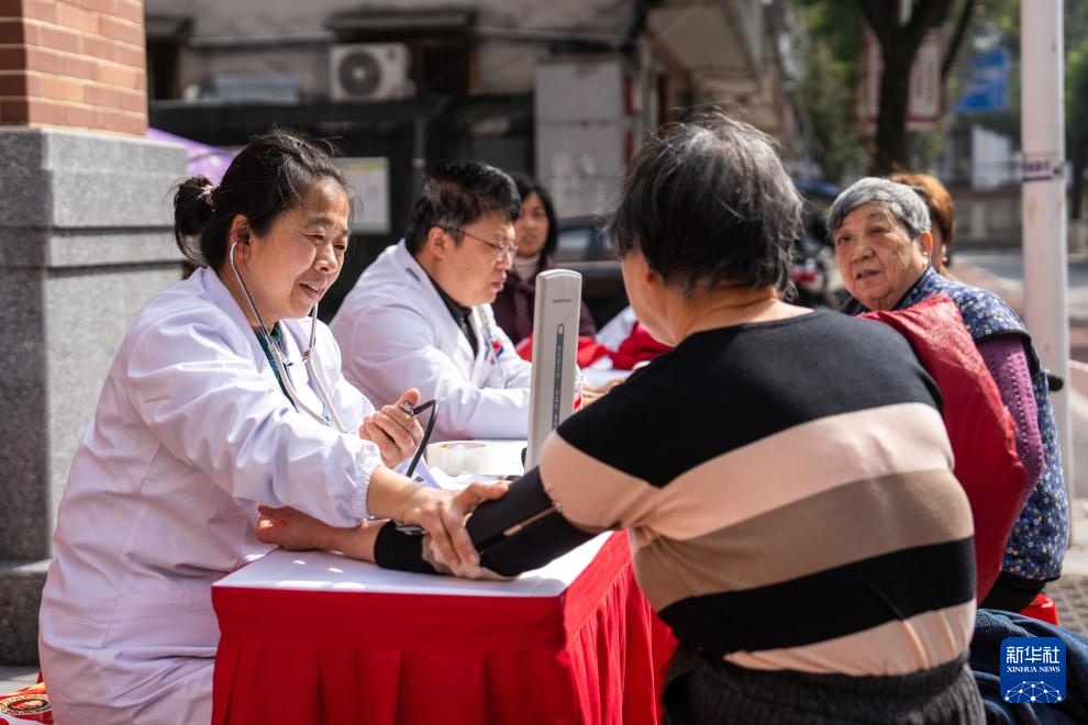 长沙：望城雷锋驿站送温情