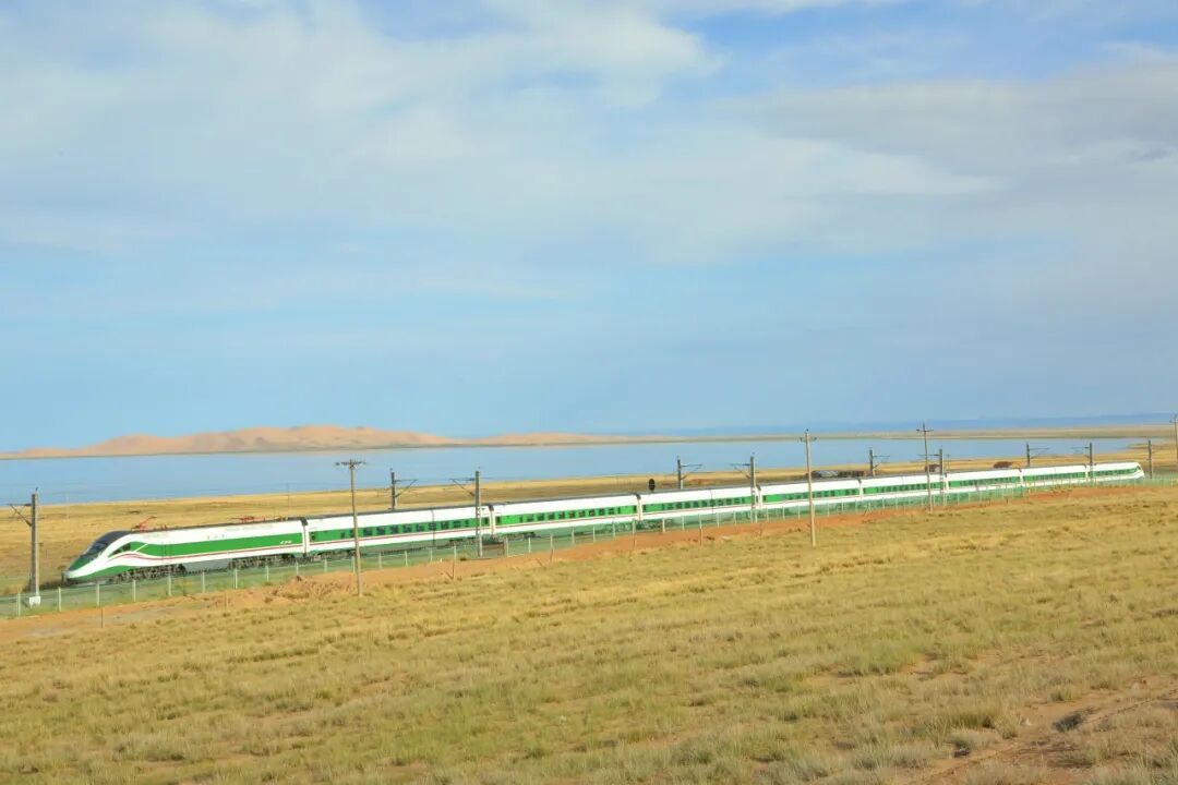 这座车站全国闻名！却只有一个人