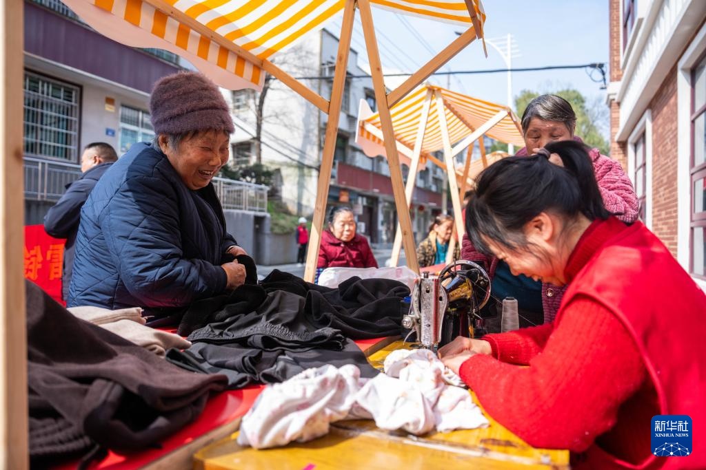 长沙：望城雷锋驿站送温情