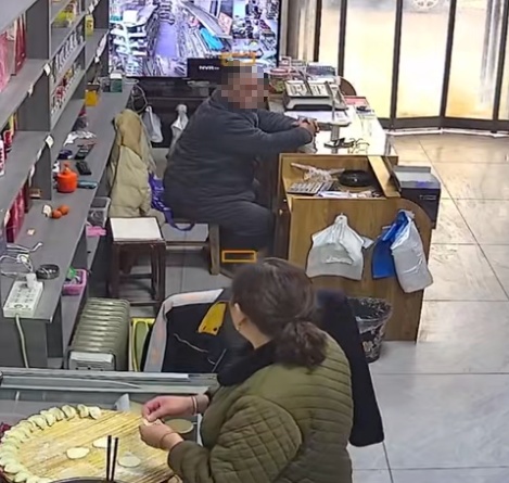 上一秒还在聊天！63岁丈夫突然离世，妻子悲痛