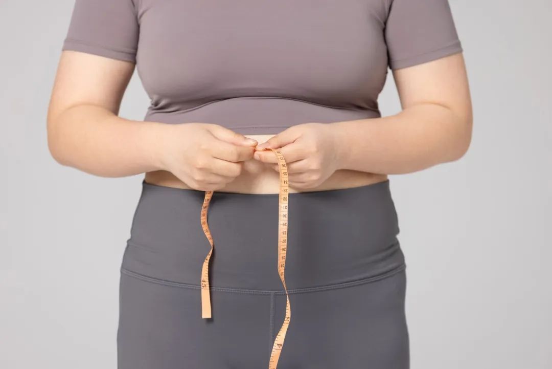 这个“隐形增肥帮凶”，很多人天天都在吃！（不是糖和油）