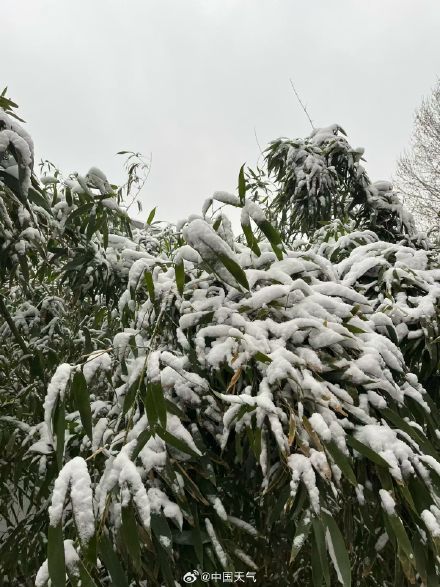 北京部分道路有积雪结冰 今天白天仍有小雪或零星小雪