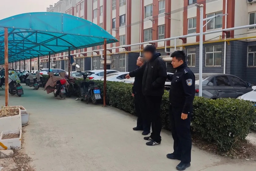 3人开着奔驰，在济南一小区疯狂盗窃86块电瓶被拘留，警方通报详情