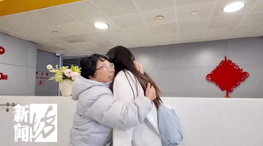 “祖国太好了！”上海旅行团阿姨：回家真开心！他们喜极而泣，直呼“太不容易了”