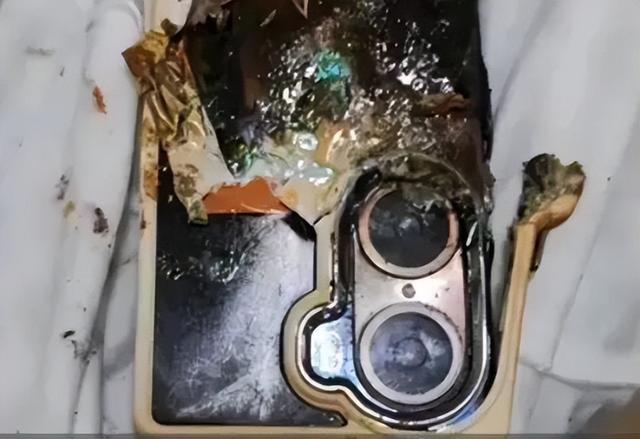 “睡前别把手机放枕头边，辐射会致癌！”是真的吗？