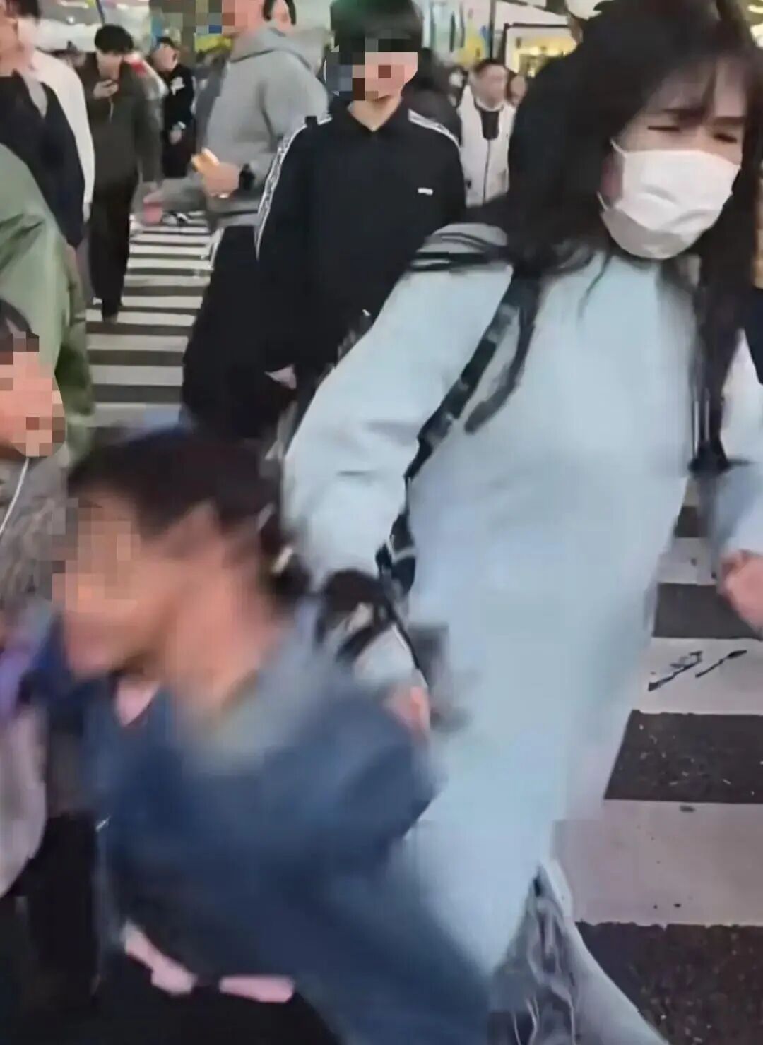 日本频现“撞人族”引关注，中国游客亲述被撞经历