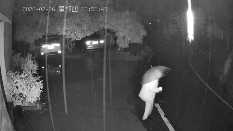 走失老人在村民家门口独坐几分钟后离开，房主找了他4天：来就是客人，和我有缘