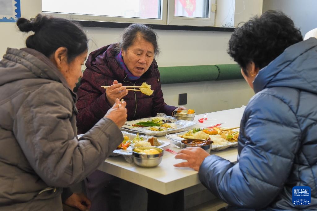敬老餐厅里的幸福“食”光