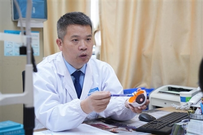 48岁男子确诊中晚期，视野缺损不可逆