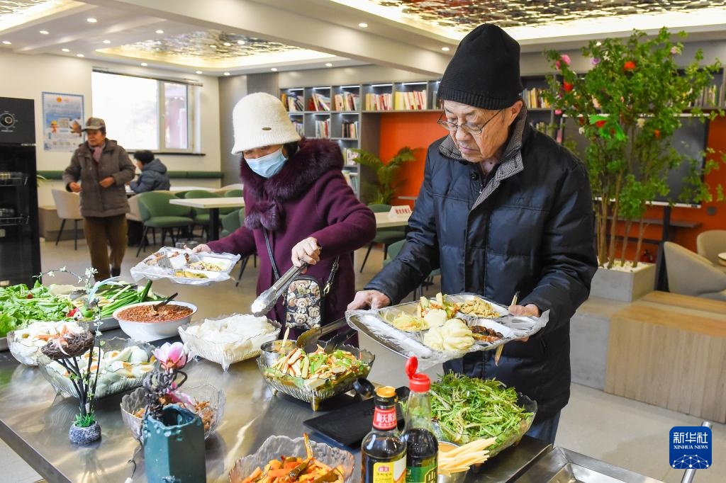 敬老餐厅里的幸福“食”光