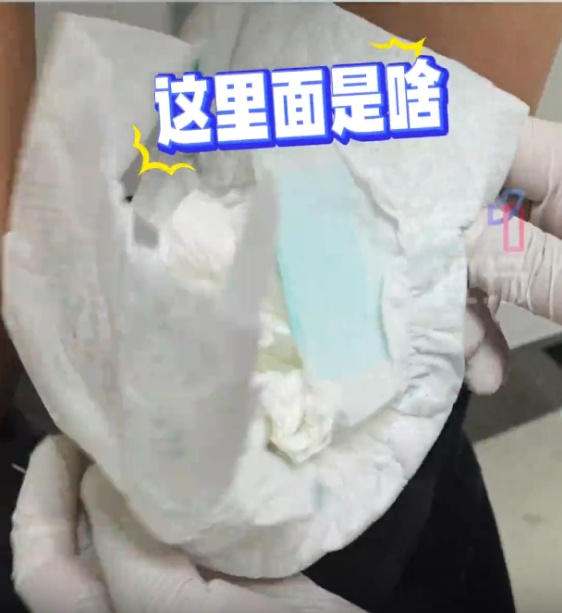 成年男子还穿纸尿裤？海关检查后发现有猫腻