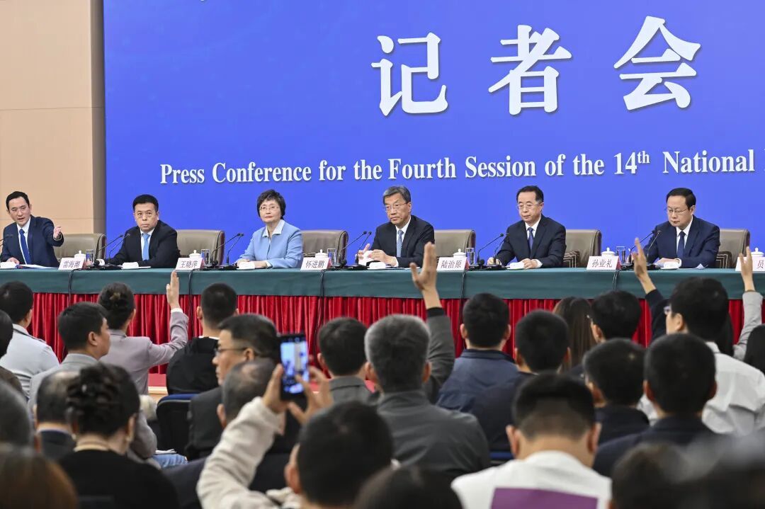 事关学生心理健康、体育课等，教育部部长这样回应！