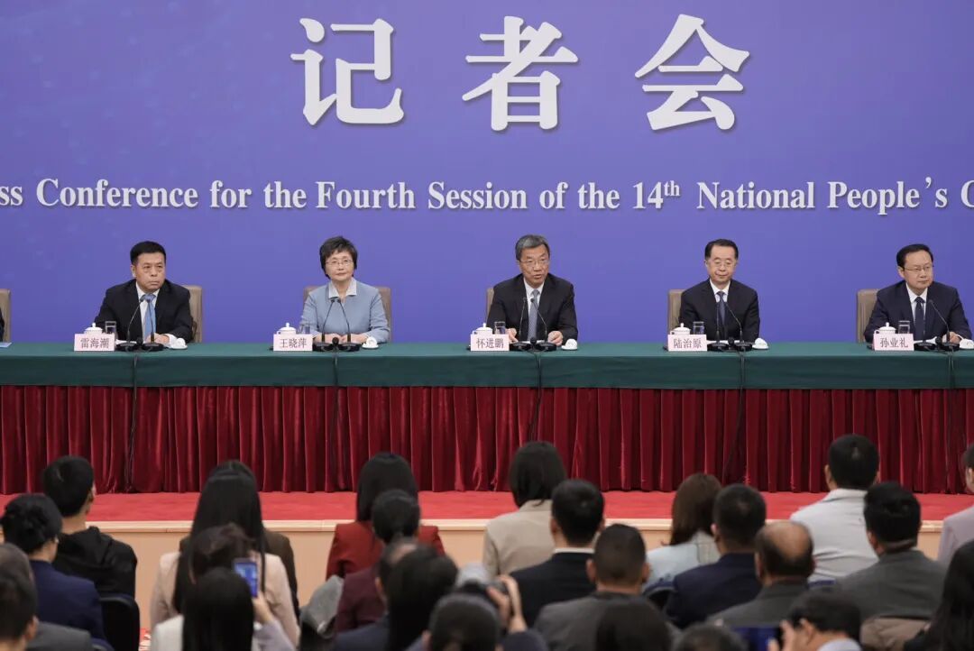 事关就业，人社部部长回应！