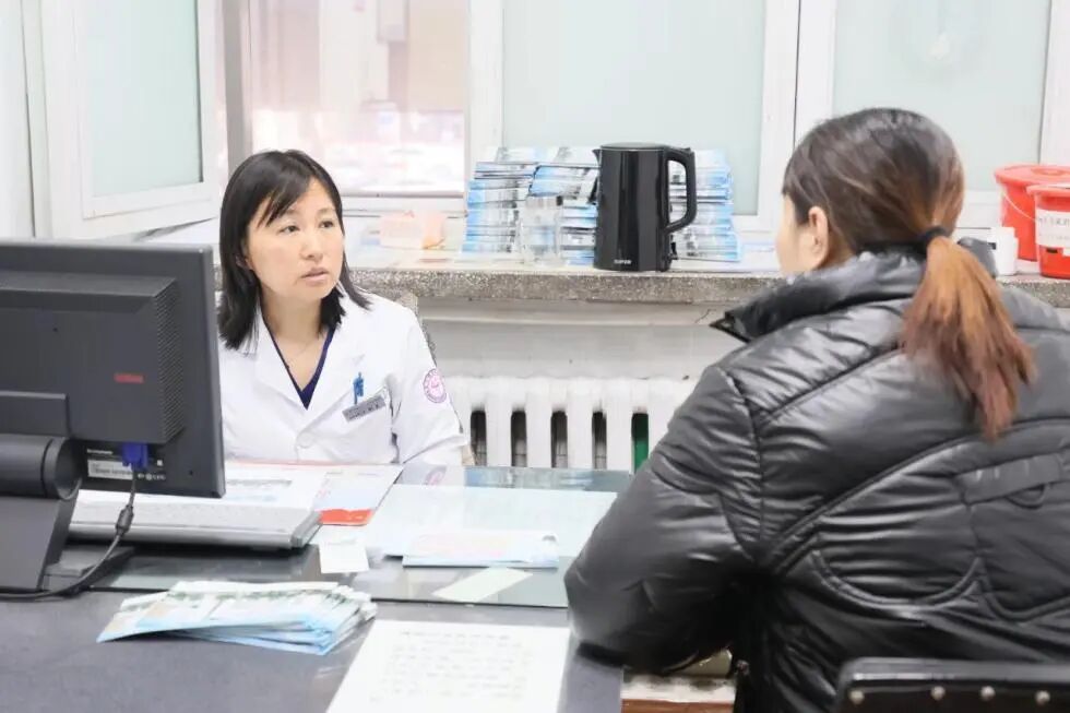 能躺着就不坐着，能坐着就不站着，嗜睡、乏力……医生提醒：很可能是种病