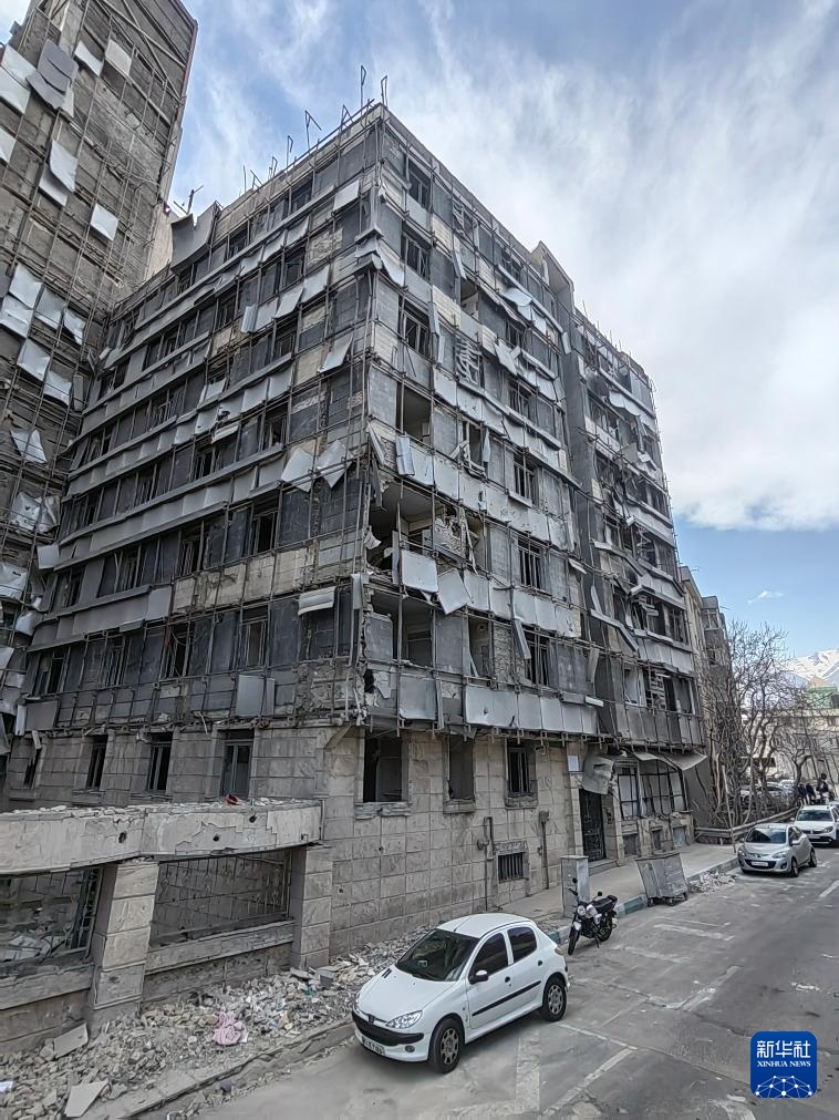 伊朗医疗界人士集会抗议美以袭击 伊朗医疗界人士集会抗议美以袭击