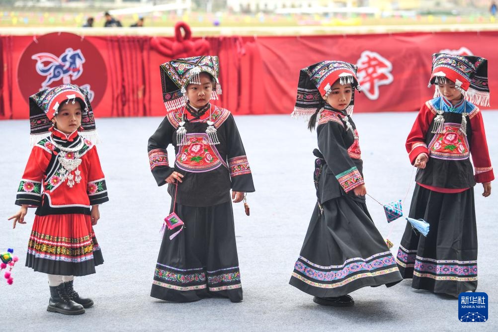 贵州赛“村马” 巾帼绽芳华
