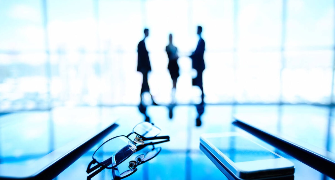 “挂名”法定代表人被“限高”后起诉公司索要挂名费，法院能否支持