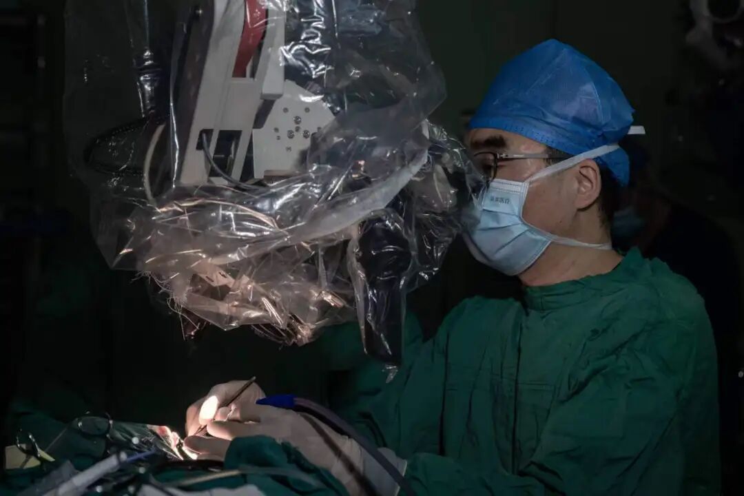 49岁女子左耳全聋40年，装上人工耳蜗后第一件事就是打麻将