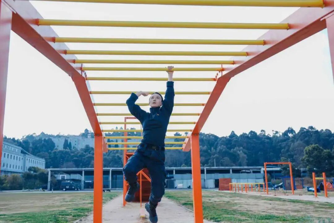 从世界拳王变身女特警！程靖，真飒！