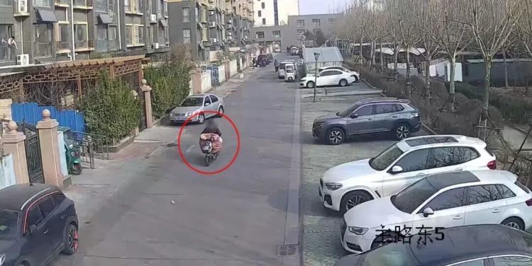 连续作案不停手，民警一抓一个准！