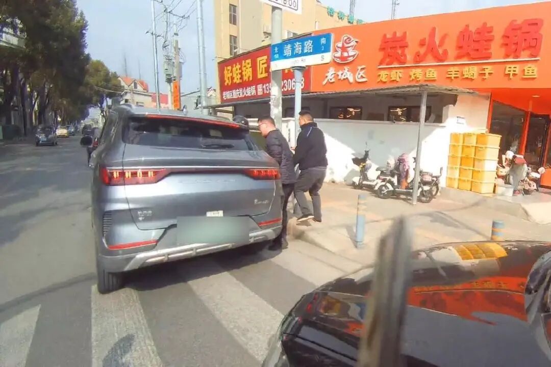 女子网上被骗10余万元，不甘心！再追加35万，约骗子线下“对决”见面