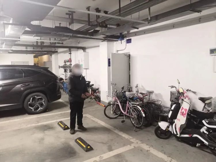 连续作案不停手，民警一抓一个准！