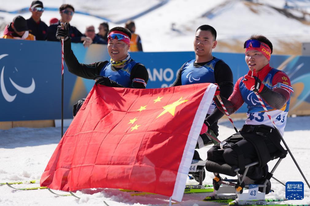 冬残奥会——中国队包揽冬季两项男子中距离（坐姿）冠亚军