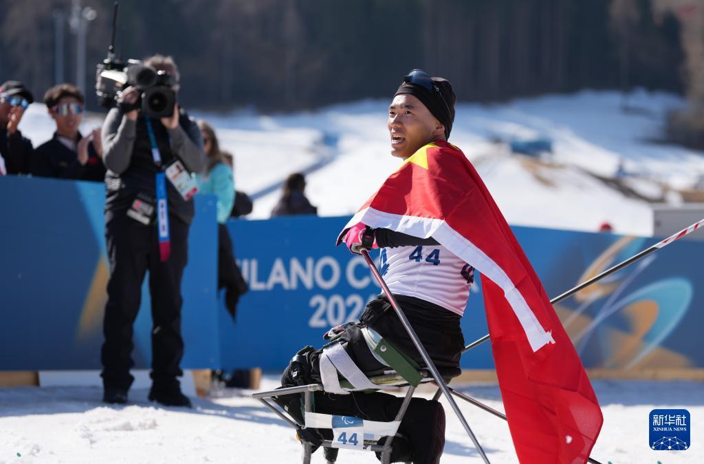 冬残奥会——中国队包揽冬季两项男子中距离（坐姿）冠亚军