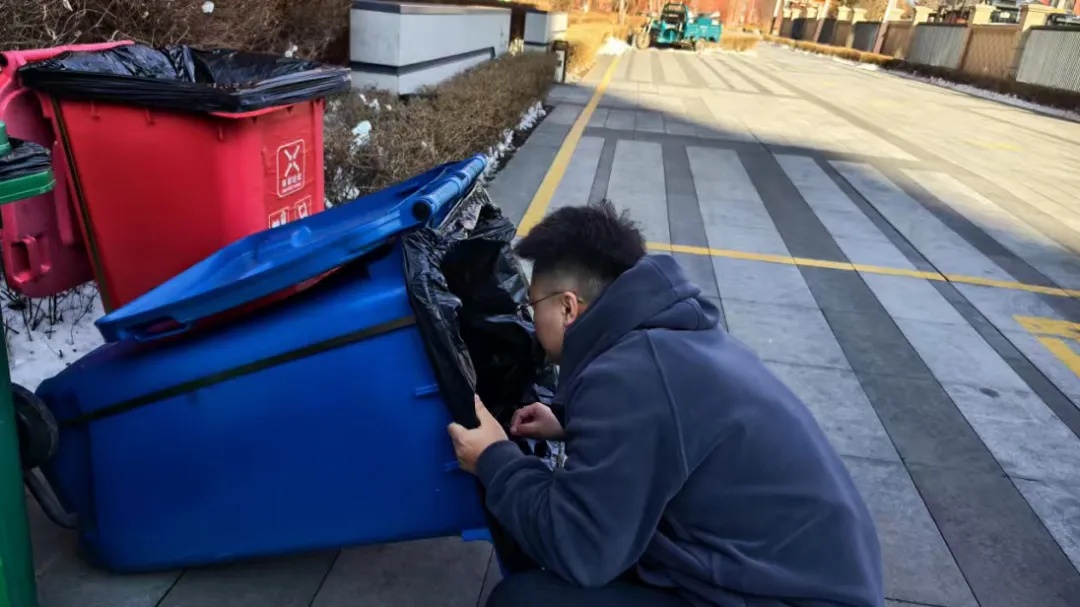 心太大！20万元现金被当垃圾误扔，哈尔滨一男子急疯了……找回过程堪比大片