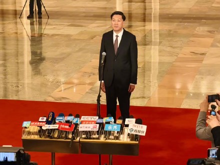 国家体育总局局长高志丹：奋力推进足球、篮球、排球“三大球”振兴