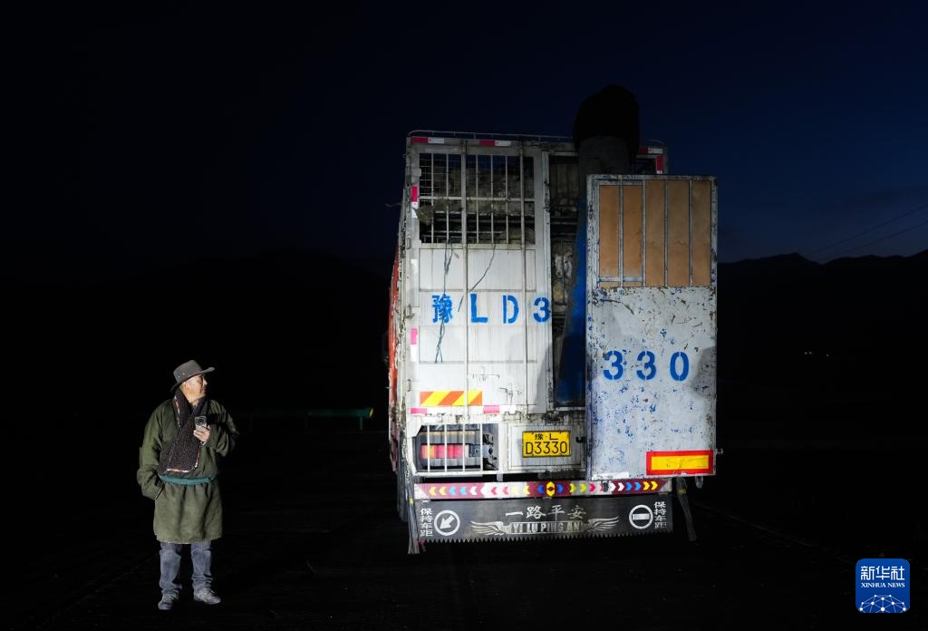 “异地借牧”牧人的春日转场