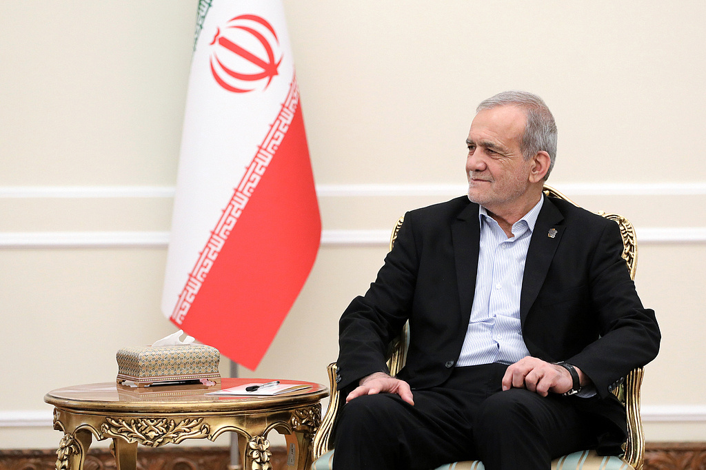 伊朗选出新任最高领袖 伊朗各方表态支持