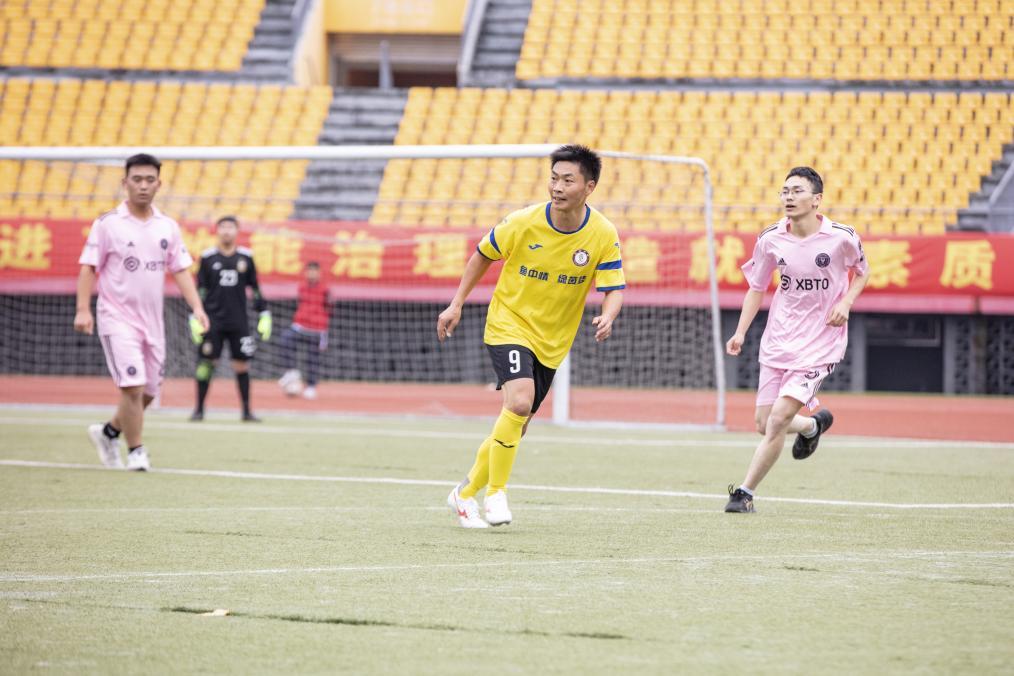 体育课“不放羊”!这所高中让“健康第一”玩出新花样 体育课“不放羊”!这所高中让“健康第一”玩出新花样