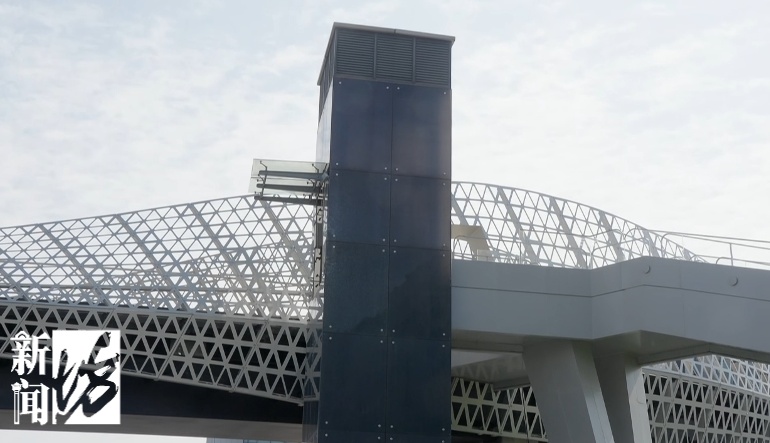 路过的上海人都在操心!一出电梯就踩空?网友吐槽“通往天国的电梯…” 路过的上海人都在操心!一出电梯就踩空?网友吐槽“通往天国的电梯…”