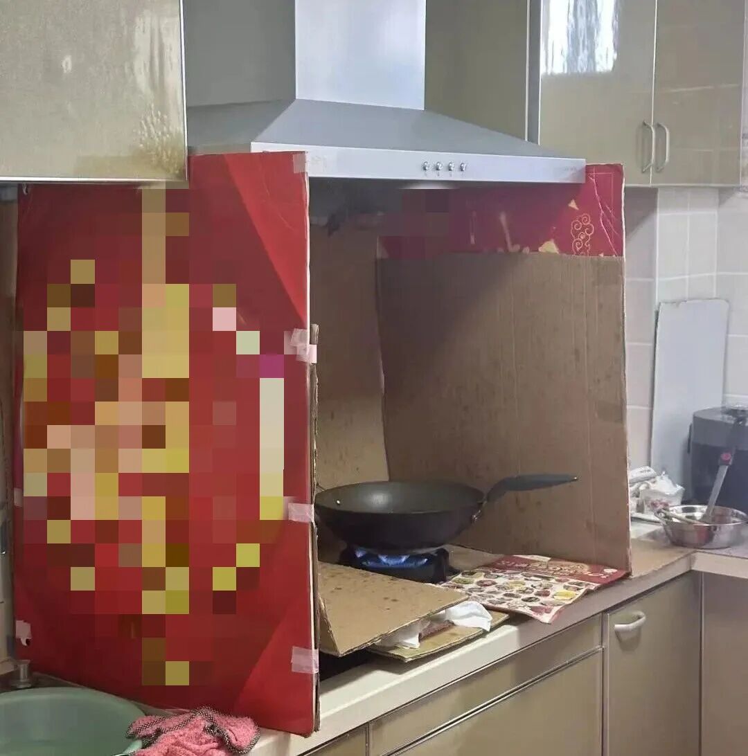 实在没招了！女儿一个电话“举报”亲爸妈