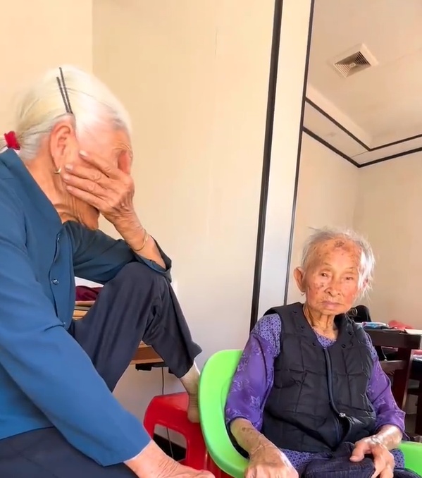 广东91岁女儿受委屈向113岁妈妈哭诉,网友:像认识90多年的朋友,泪目 广东91岁女儿受委屈向113岁妈妈哭诉,网友:像认识90多年的朋友,泪目