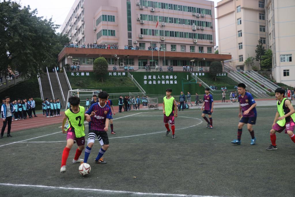 体育课“不放羊”!这所高中让“健康第一”玩出新花样 体育课“不放羊”!这所高中让“健康第一”玩出新花样