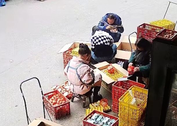 无锡一自闭症小伙冒雨骑行百里上门求收留,网友齐呼“帮帮他”,店主:已留店工作6天 无锡一自闭症小伙冒雨骑行百里上门求收留,网友齐呼“帮帮他”,店主:已留店工作6天