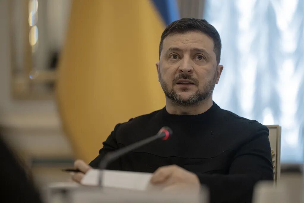 泽连斯基,“出手援助” 泽连斯基,“出手援助”