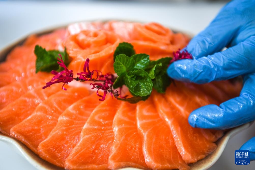 贵州岑巩:深山里“游”出三文鱼 贵州岑巩:深山里“游”出三文鱼