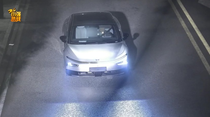 “有人在我车上一直下不去！”男子报警后，结局意想不到！监控中一幕让人后怕…