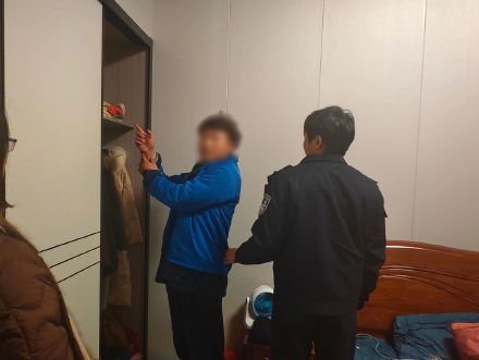 男子参加朋友喜宴盗走50克金条