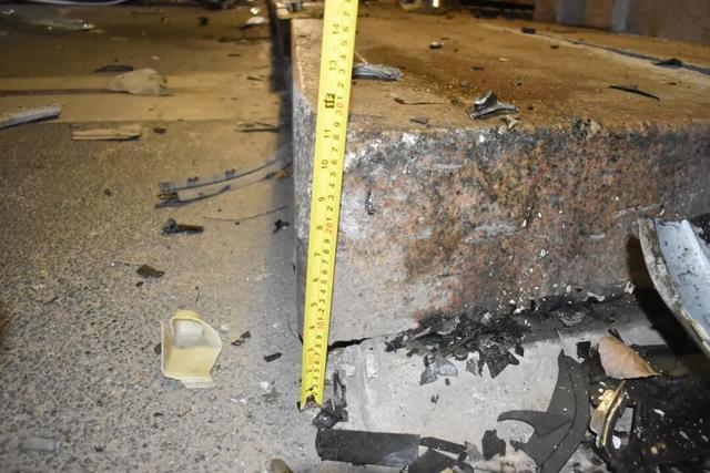 撞桥墩后躲进树林!司机侥幸逃逸换来拘留15天+2000元罚款+保险拒赔! 撞桥墩后躲进树林!司机侥幸逃逸换来拘留15天+2000元罚款+保险拒赔!