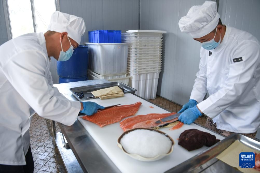 贵州岑巩:深山里“游”出三文鱼 贵州岑巩:深山里“游”出三文鱼