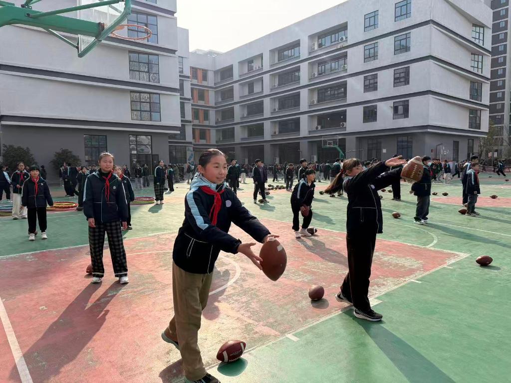 新学期来啦！让每一位学生“身上有汗、眼里有光”