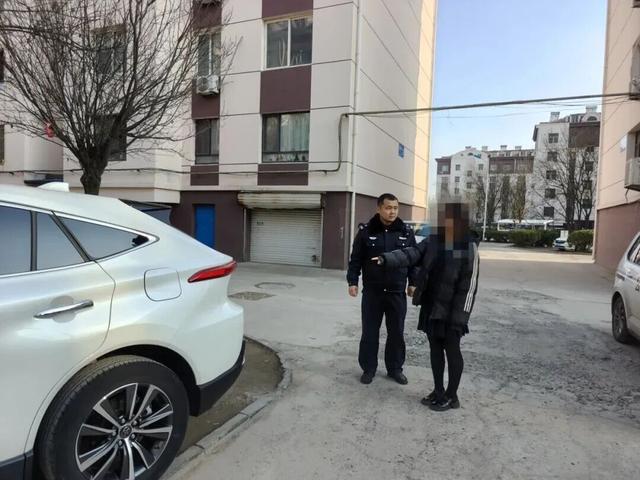 “情侣”变“同伙”，喜提“银手镯”！