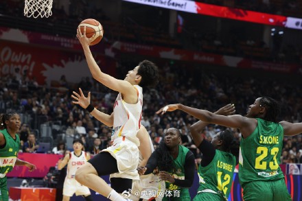 中国女篮战胜马里女篮