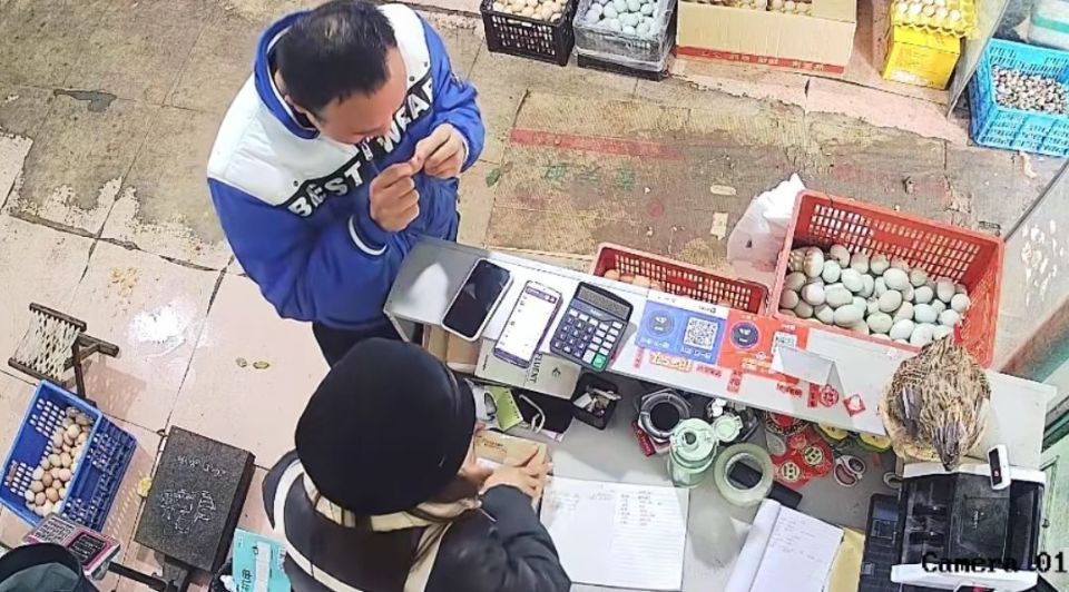 无锡一自闭症小伙冒雨骑行百里上门求收留,网友齐呼“帮帮他”,店主:已留店工作6天 无锡一自闭症小伙冒雨骑行百里上门求收留,网友齐呼“帮帮他”,店主:已留店工作6天